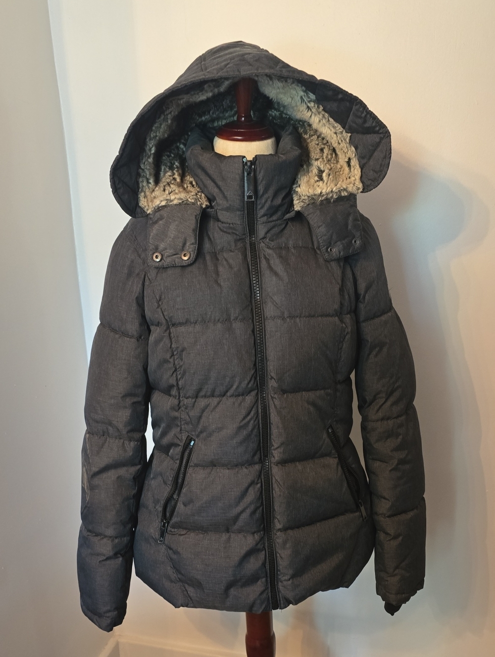 Women's Hooded Puffer Jacket - Gray with Faux Fur Trim